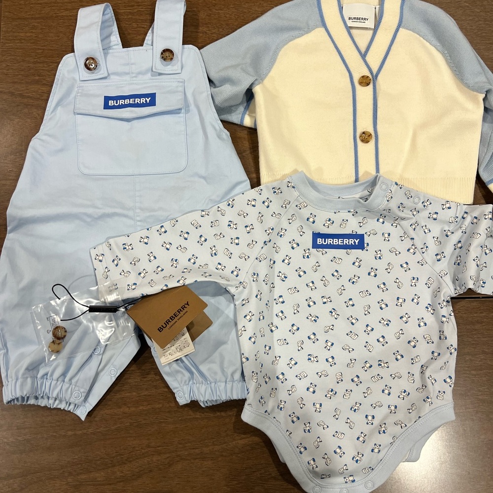 Burberry Infant Nicolaas Light Blue and Cream Set